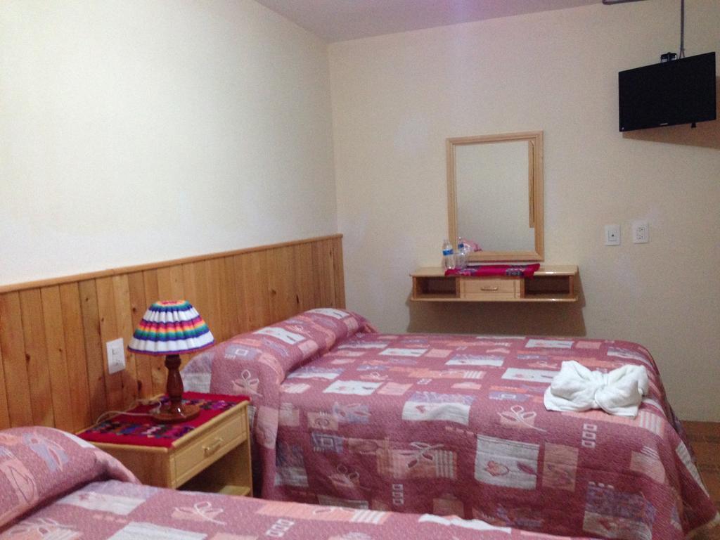 Hotel Posada Las Rosas San Cristóbal de Las Casas Quarto foto