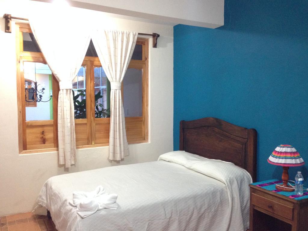 Hotel Posada Las Rosas San Cristóbal de Las Casas Quarto foto